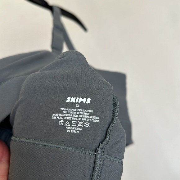 Skims‎ Fits Everybody Scoop Neck Bralette in size 3X NWOT gunmetal - Picture 4 of 5